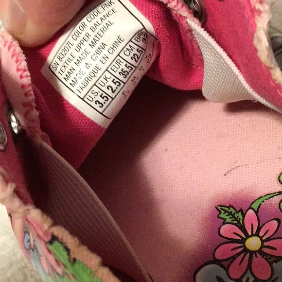 Skechers Girls size 3.5 slip on tennis shoes - Picture 8 of 8